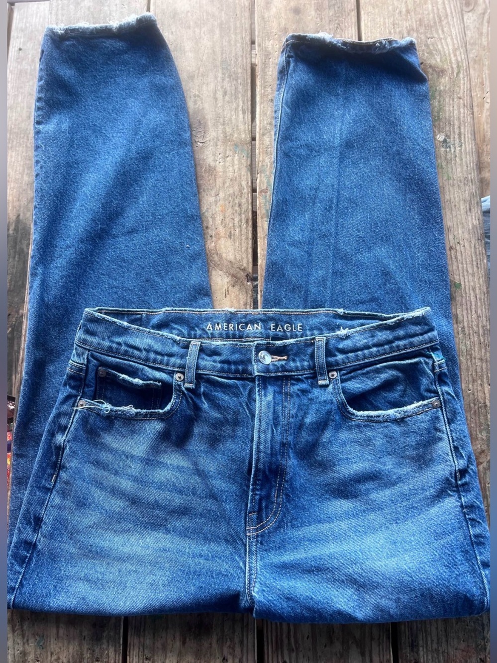 Ladies size 12- American Eagle super high rise straight jeans- like new